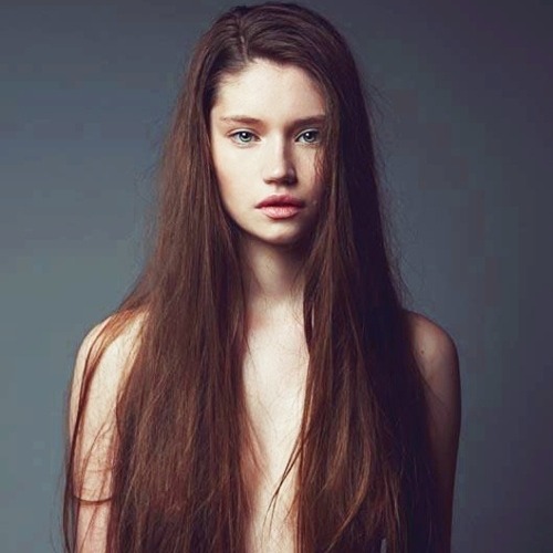 Yoga: Ο πιο πρωτότυπος τρόπος για να μακρύνεις γρήγορα τα μαλλιά σου